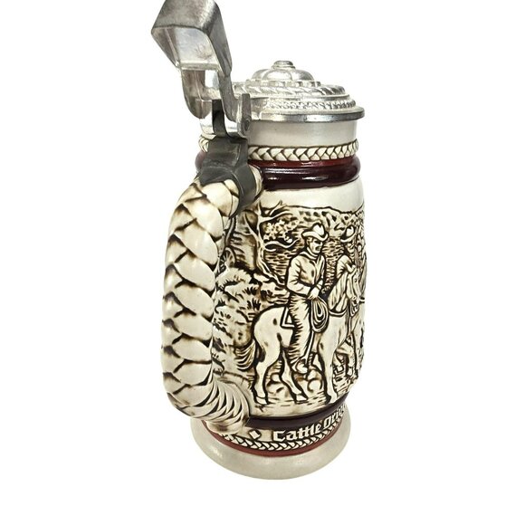 Vintage Avon Beer Stein Cattle Drive Chuck Wagon Scene Pewter Lid JE380 - Picture 3 of 9